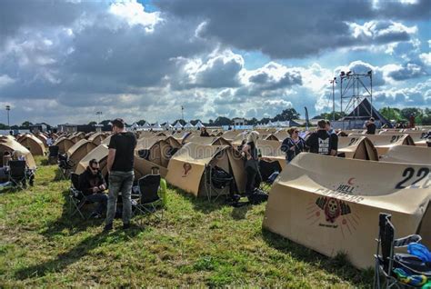 hellfest camping